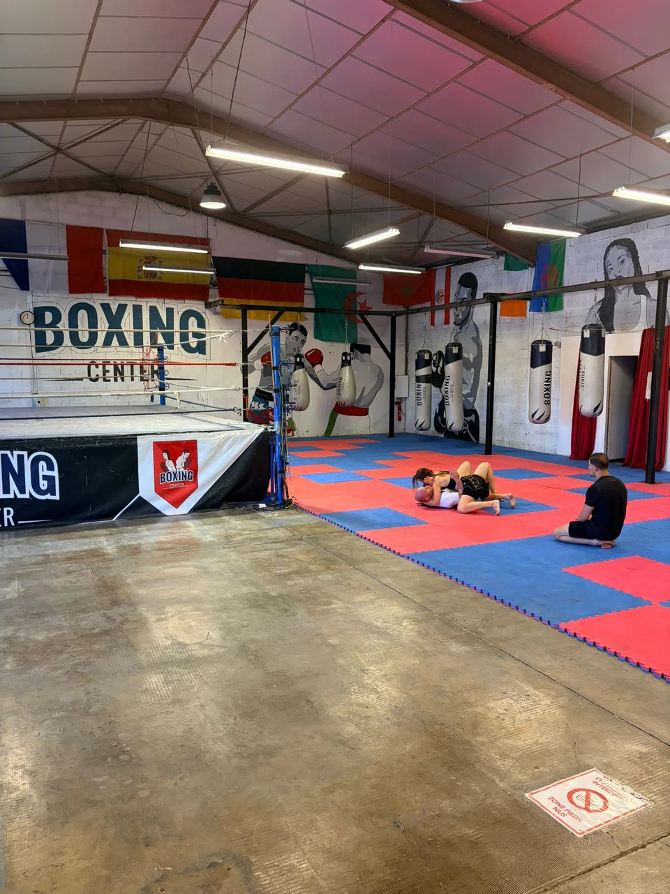 Les tatamis de l’espace combat — grappling et jiu-jitsu brésilien